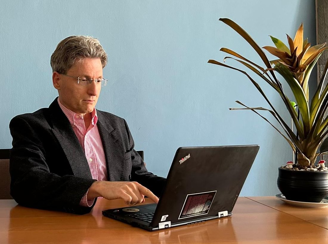 צביקה דורון