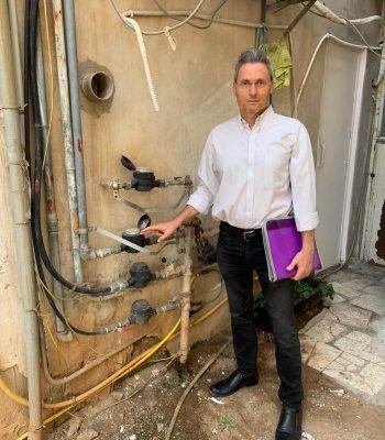 צביקה דורון